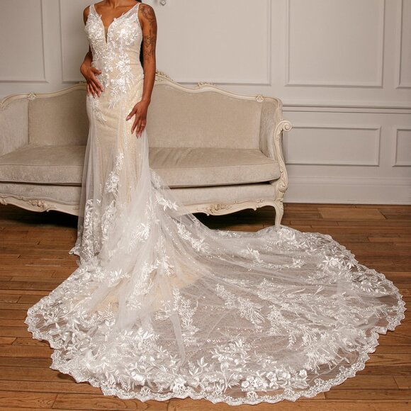 Trumpet Wedding Dress | Size 12 | Plunging V-Neck & Cathedral Train - Picture 1 of 6